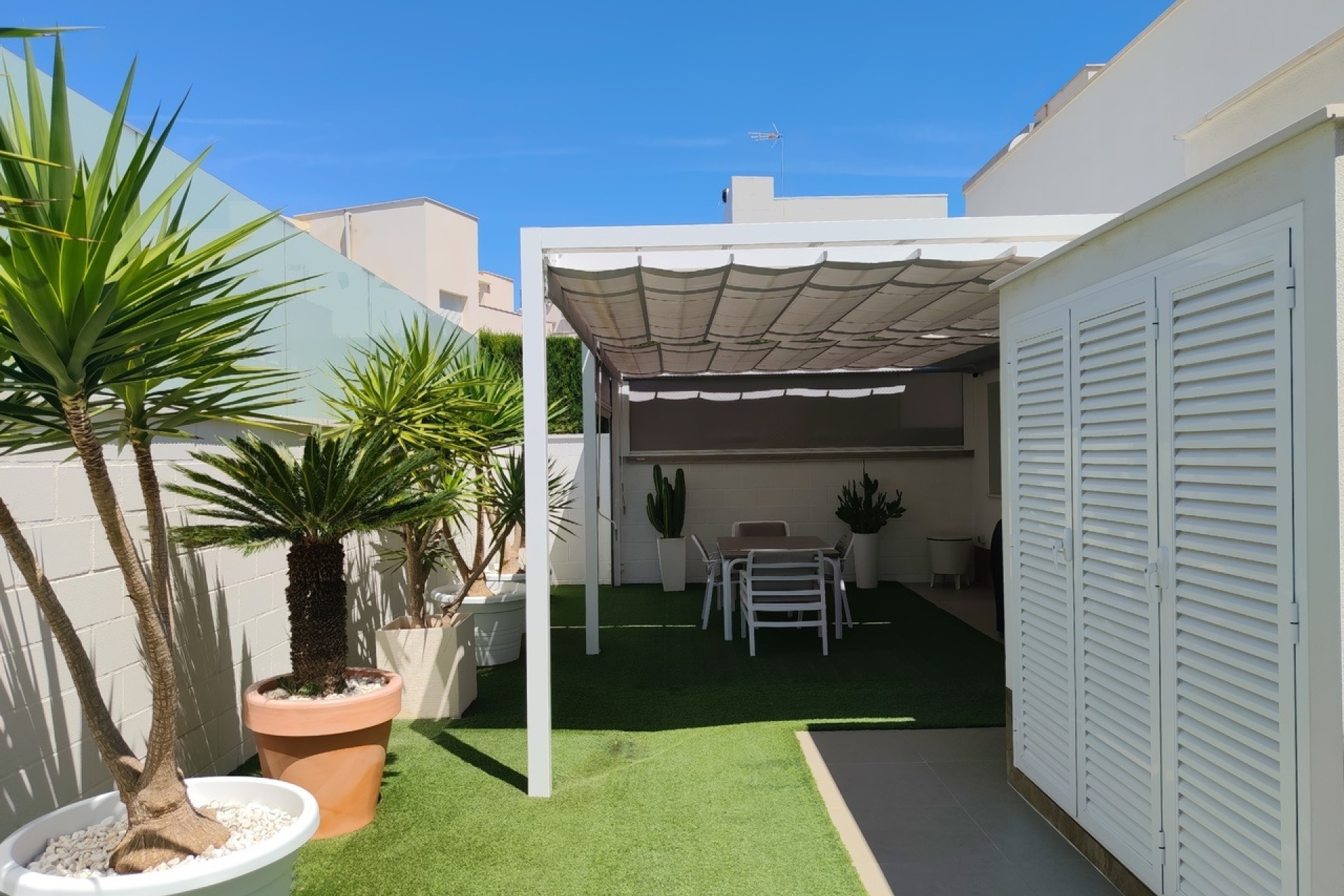 Venta - Chalet Independiente -
San Miguel de Salinas - Inland