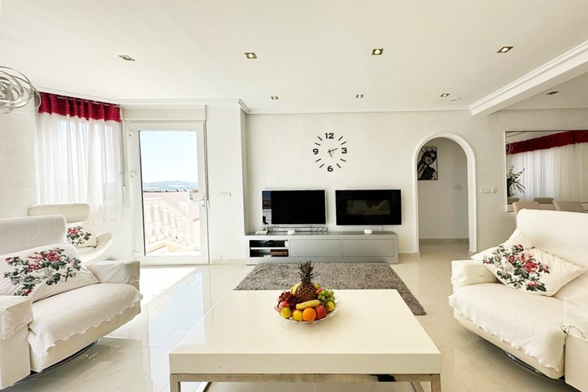 Venta - Chalet Independiente -
San Miguel de Salinas - Inland