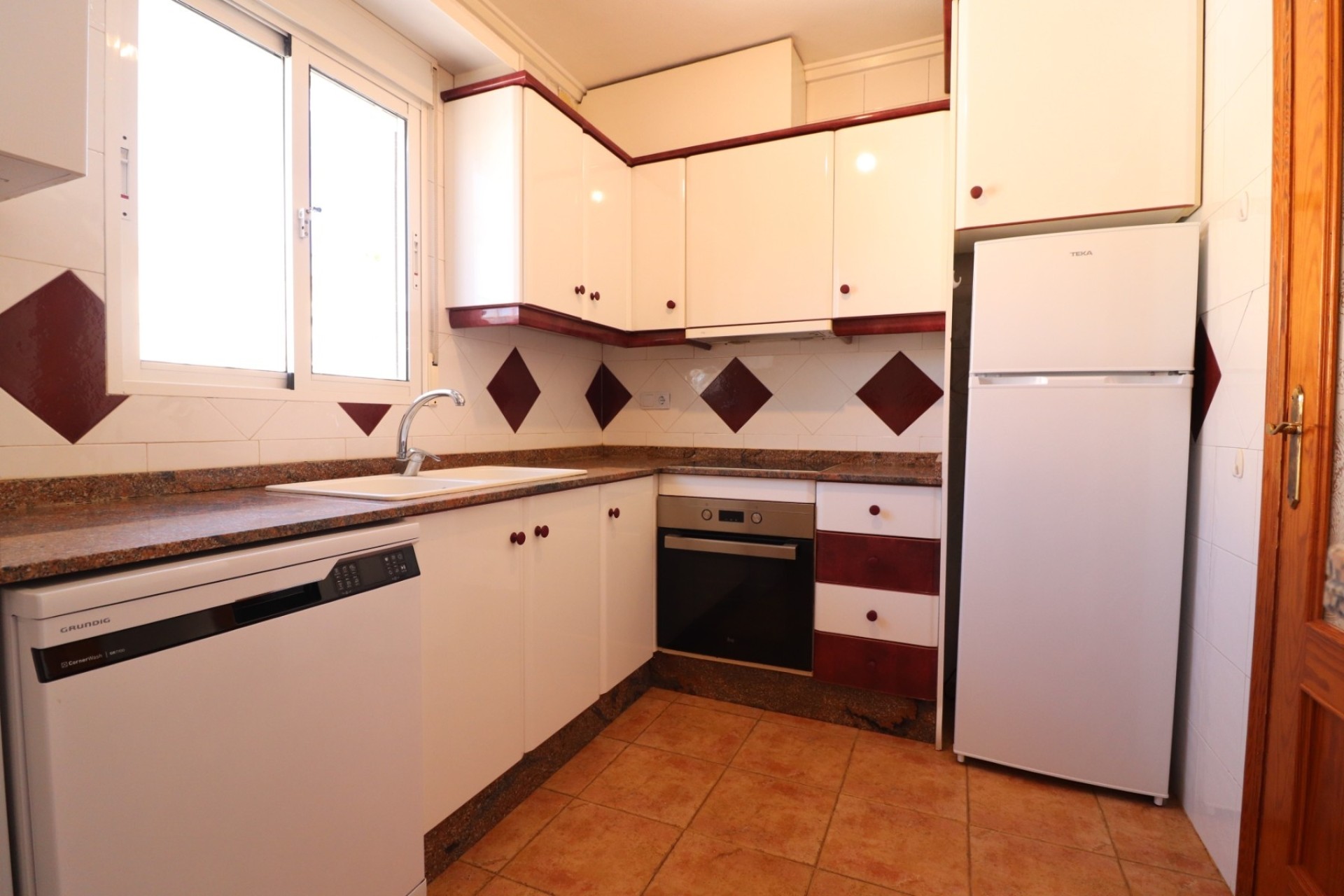 Venta - Chalet Independiente -
San Miguel de Salinas - Lake View Mansions