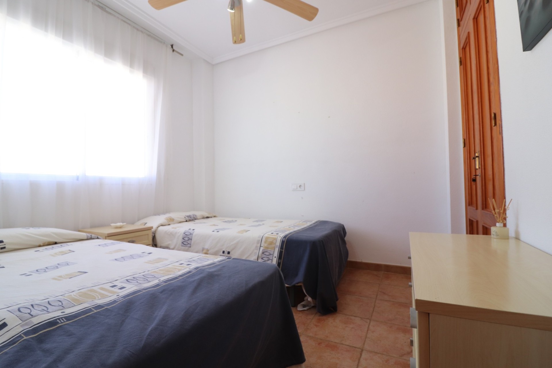 Venta - Chalet Independiente -
San Miguel de Salinas - Lake View Mansions