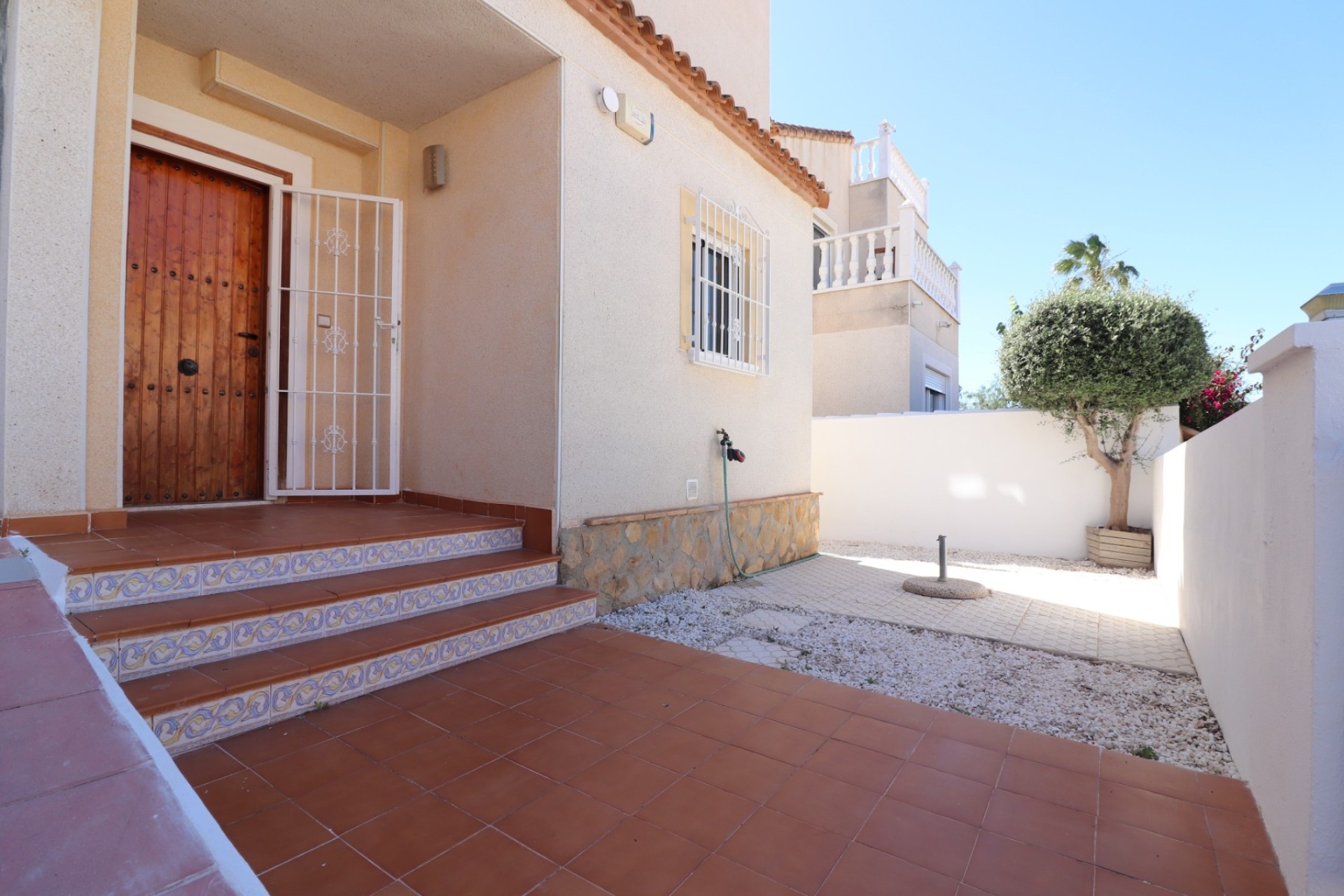 Venta - Chalet Independiente -
San Miguel de Salinas - Lake View Mansions