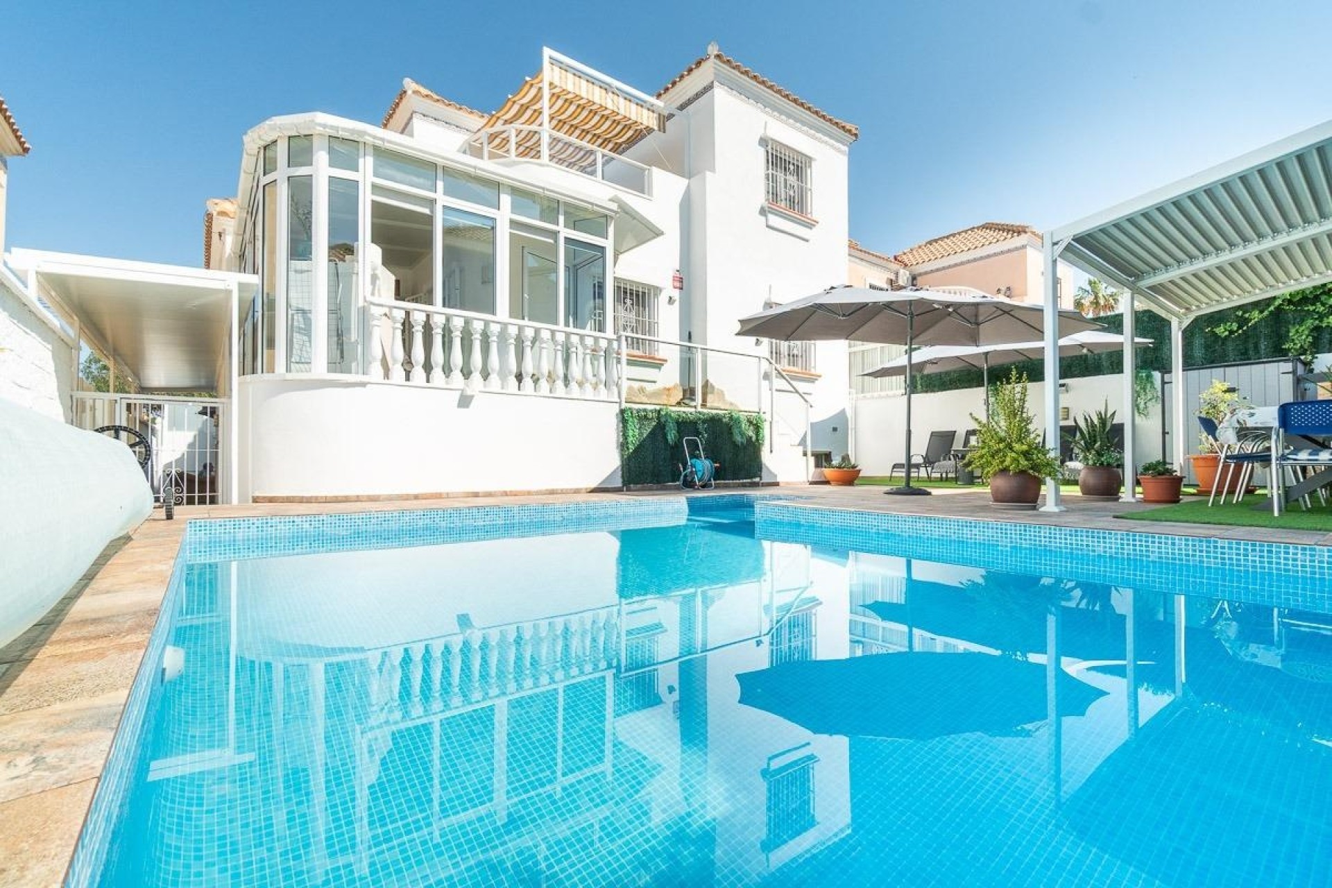 Venta - Chalet Independiente -
San Miguel de Salinas - Las Filipinas