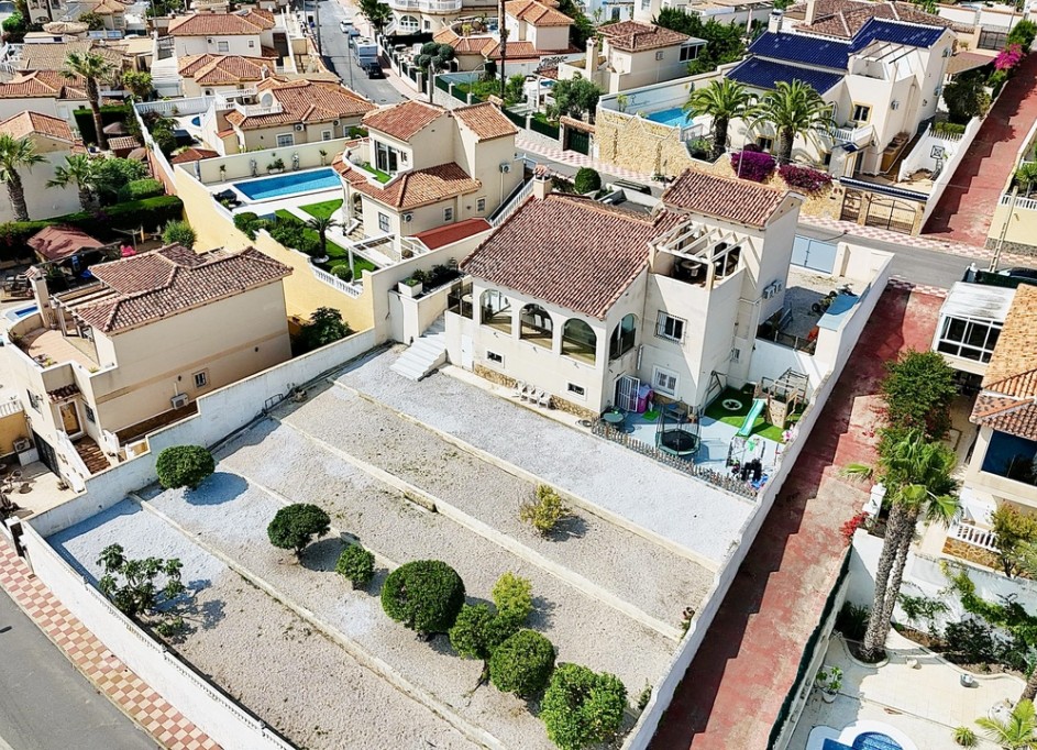 Venta - Chalet Independiente -
San Miguel de Salinas