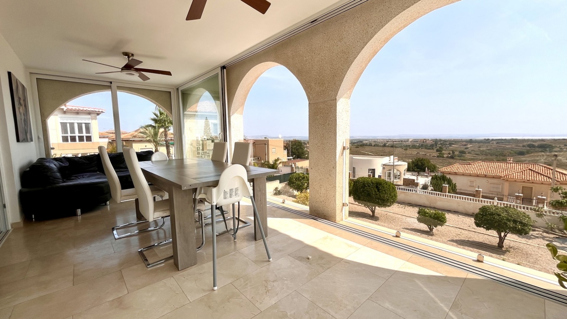 Venta - Chalet Independiente -
San Miguel de Salinas