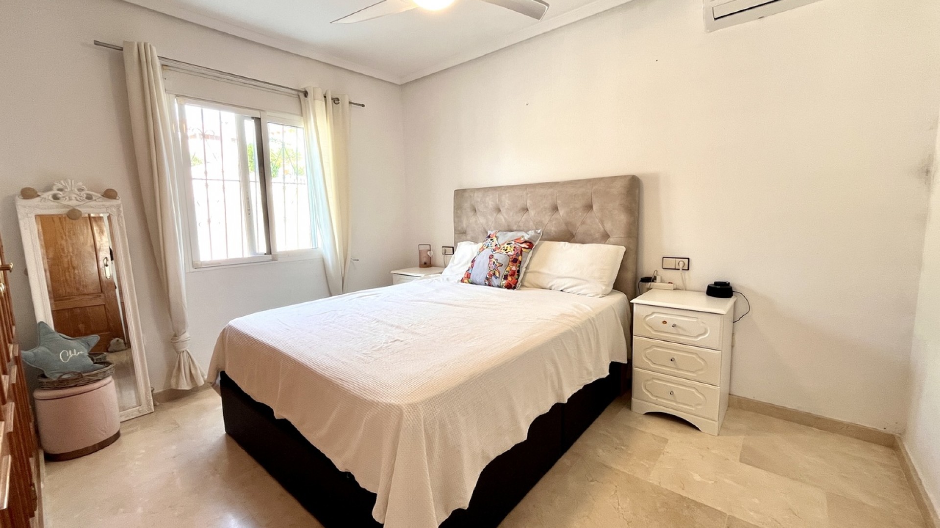 Venta - Chalet Independiente -
San Miguel de Salinas