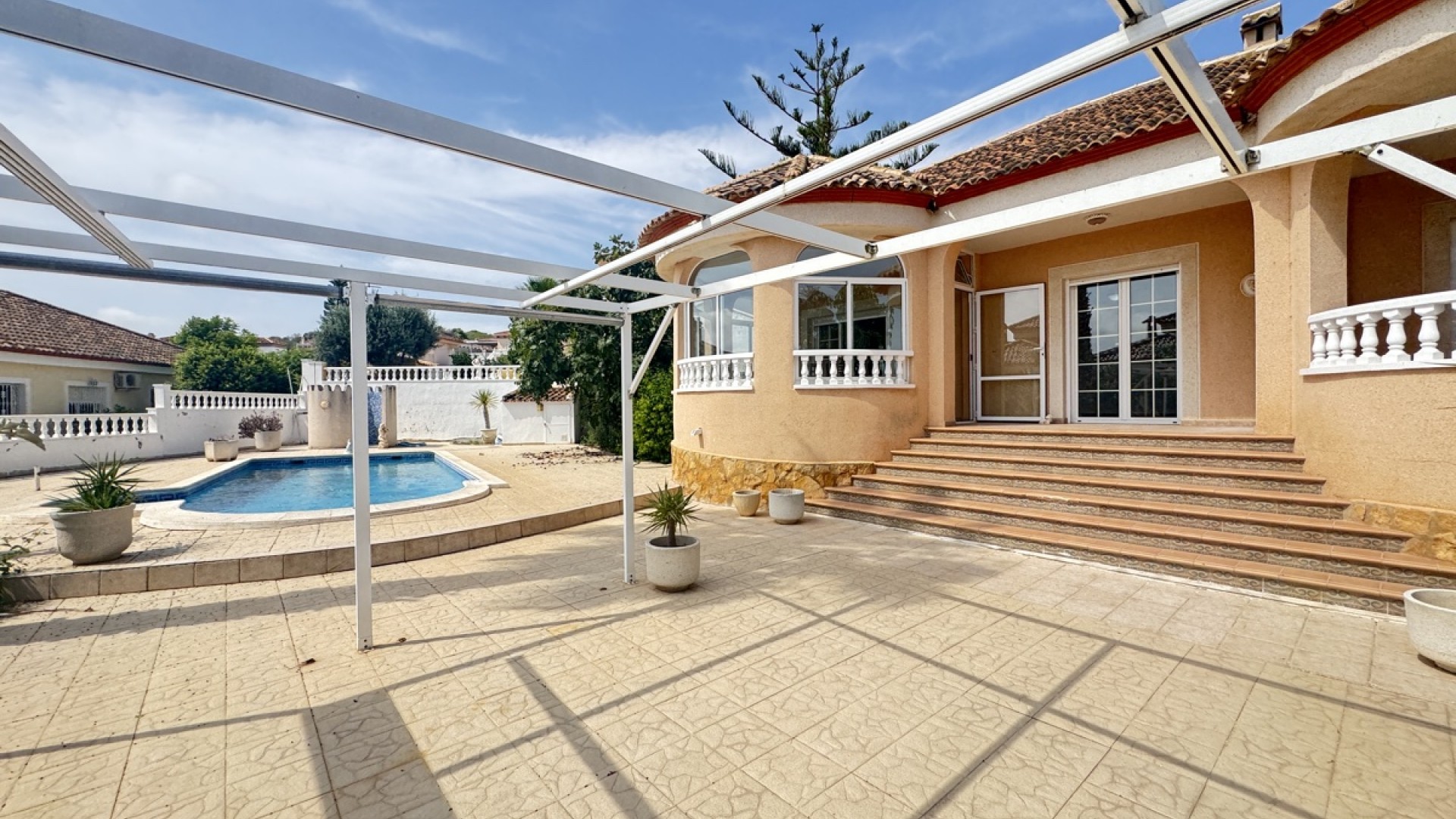 Venta - Chalet Independiente -
San Miguel de Salinas