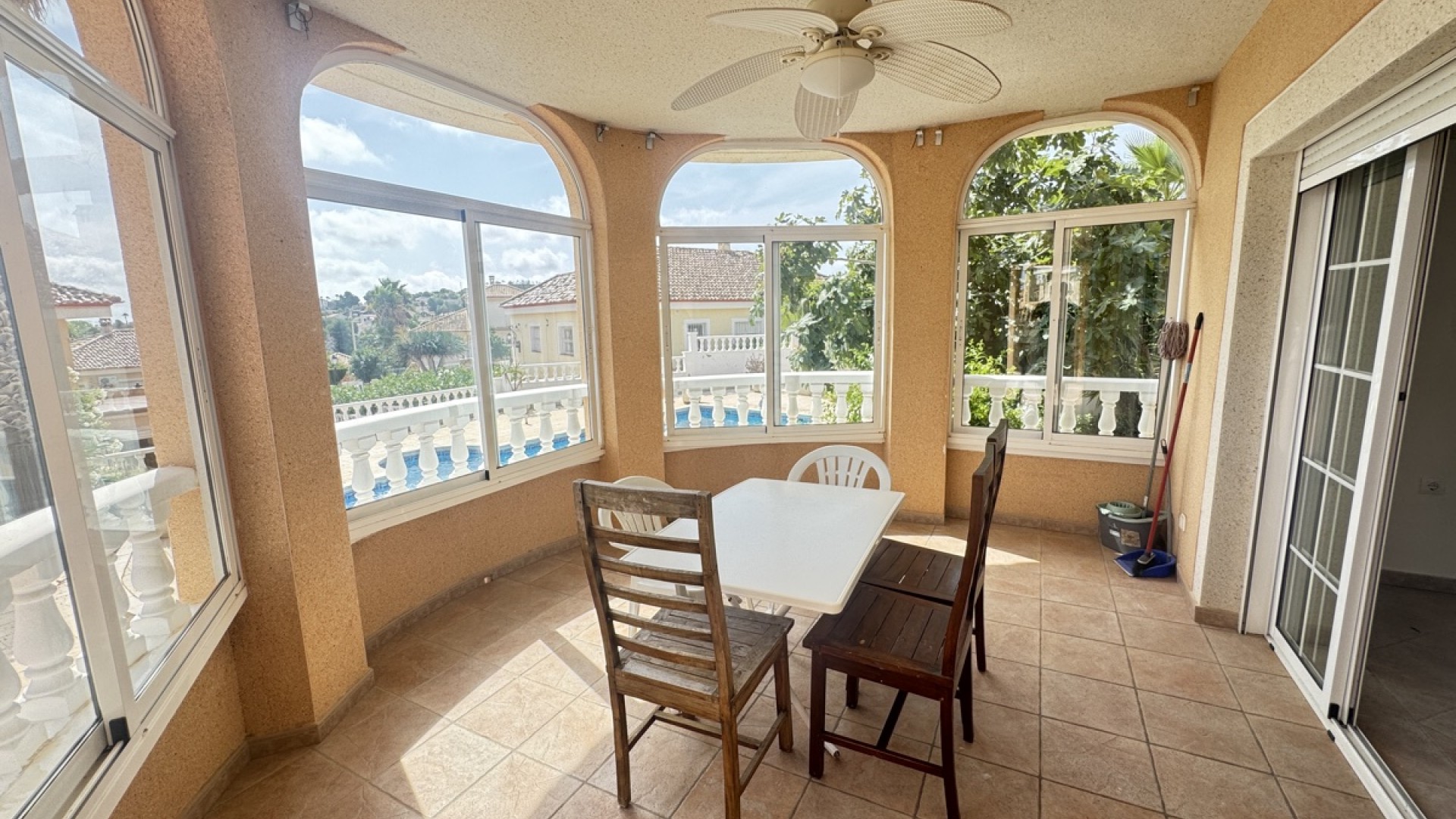 Venta - Chalet Independiente -
San Miguel de Salinas