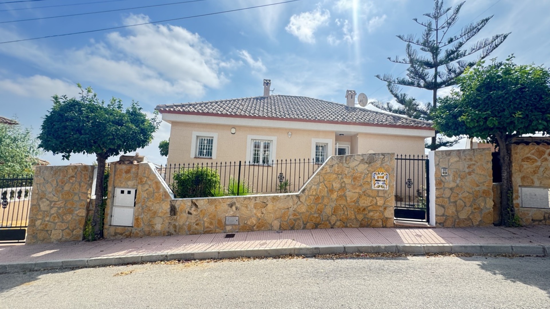 Venta - Chalet Independiente -
San Miguel de Salinas