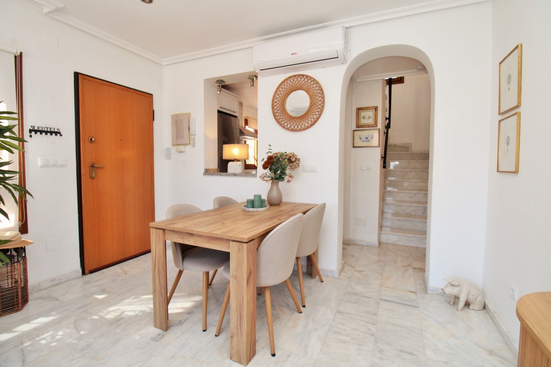 Venta - Chalet Independiente -
San Miguel de Salinas