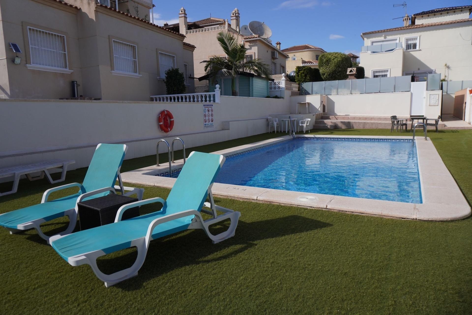 Venta - Chalet Independiente -
San Miguel de Salinas