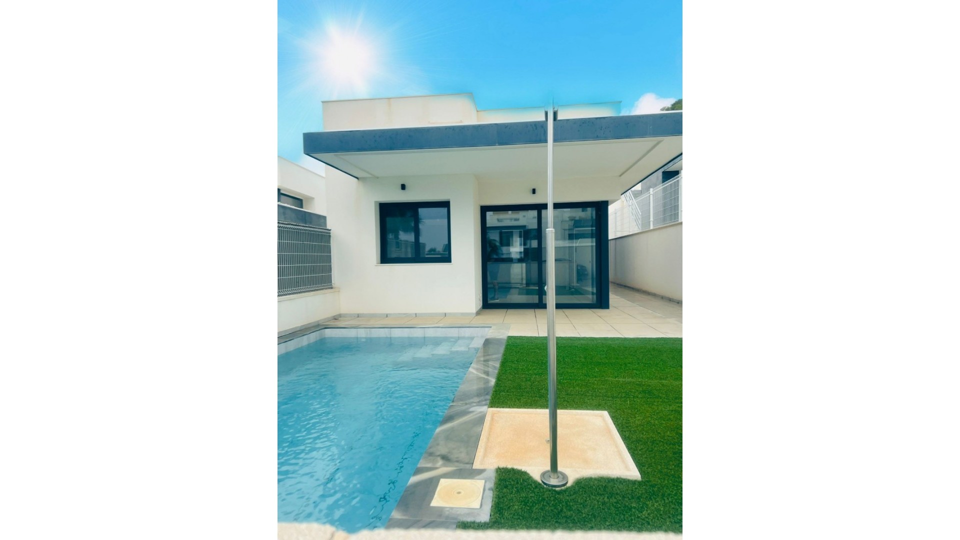 Venta - Chalet Independiente -
San Miguel de Salinas