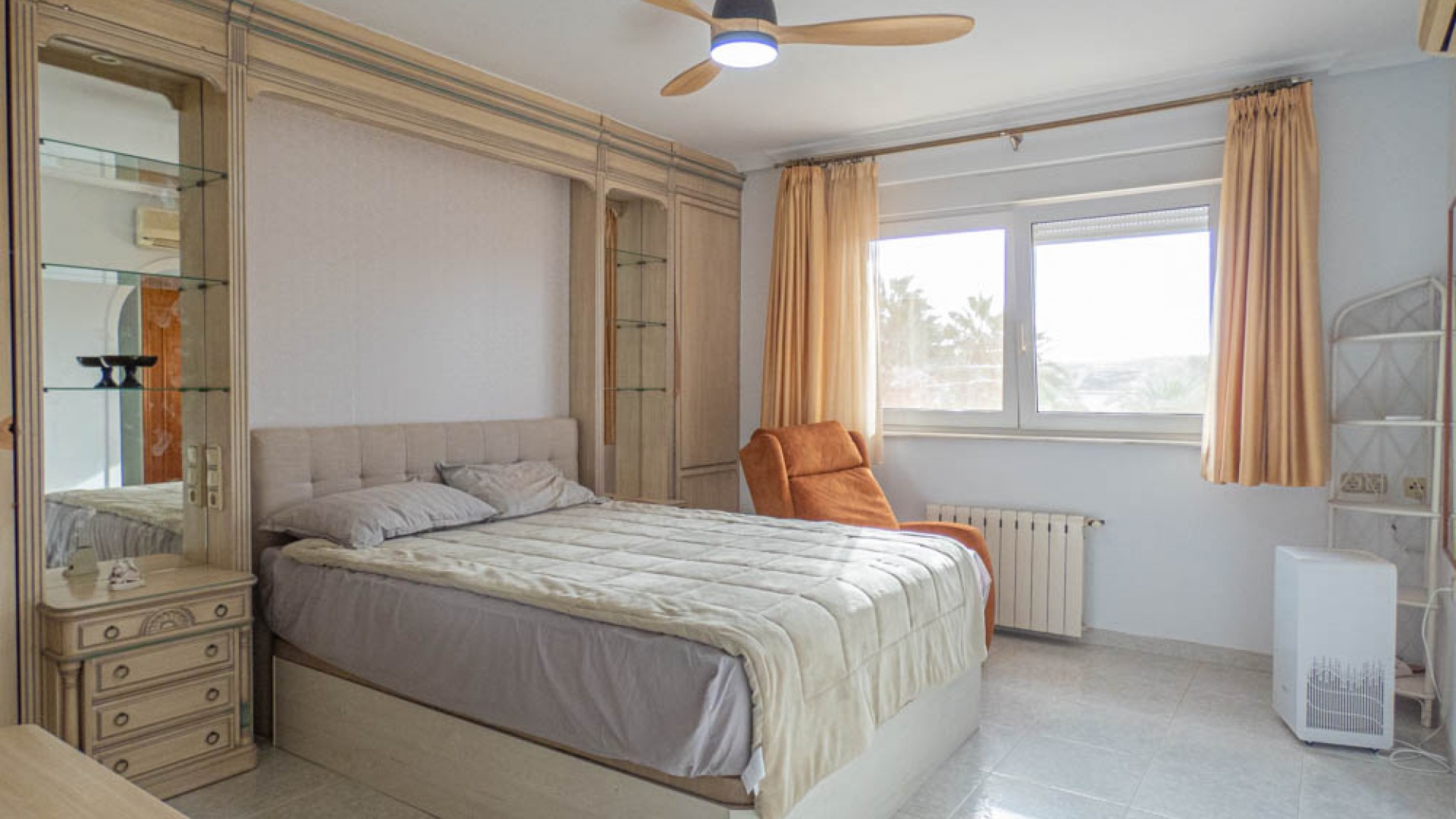 Venta - Chalet Independiente -
San Miguel de Salinas