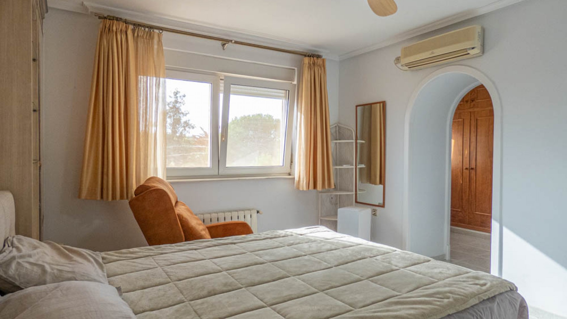 Venta - Chalet Independiente -
San Miguel de Salinas