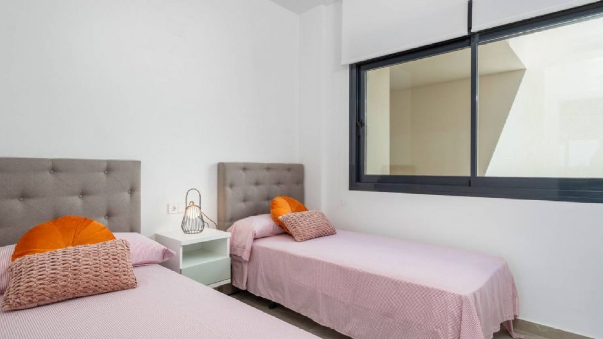 Venta - Chalet Independiente -
San Miguel de Salinas