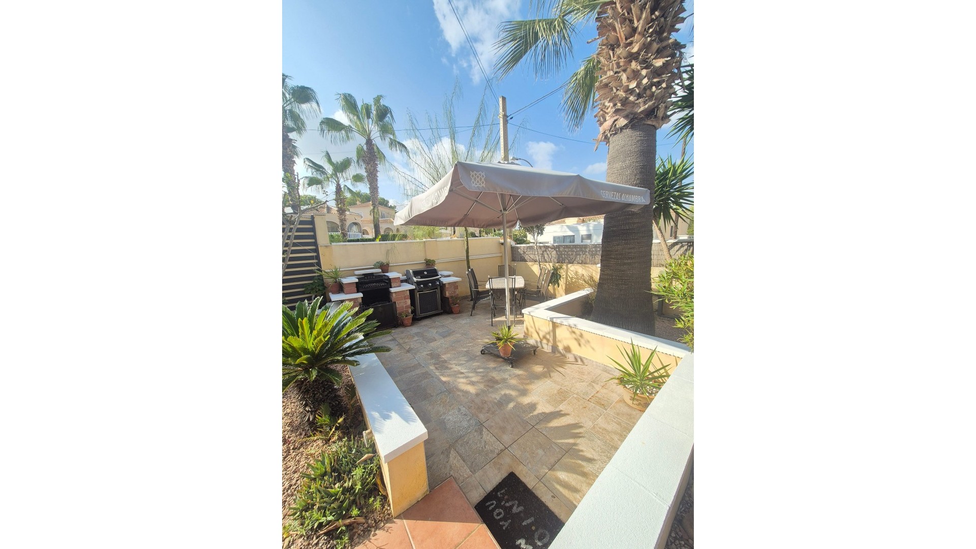 Venta - Chalet Independiente -
San Miguel de Salinas