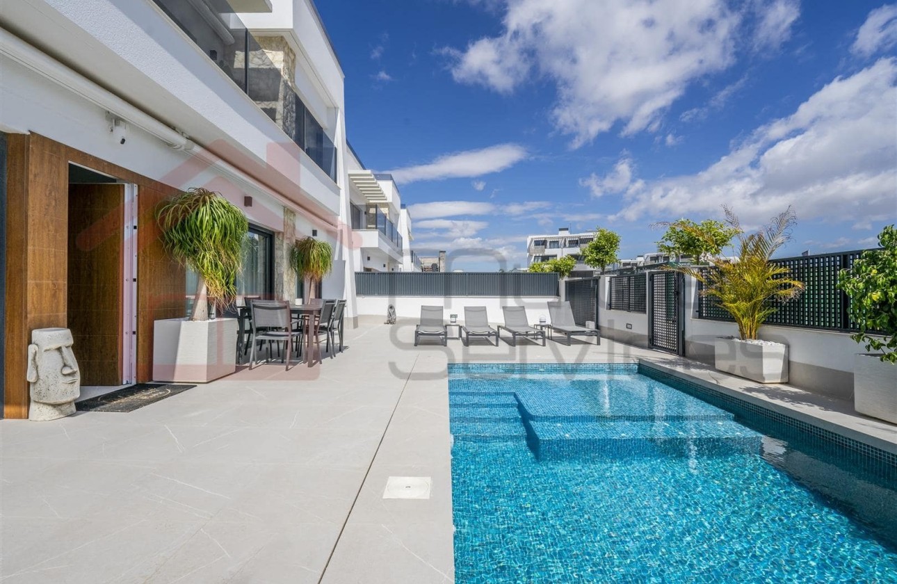 Venta - Chalet Independiente -
Santa Rosalia Lake and Life Resort