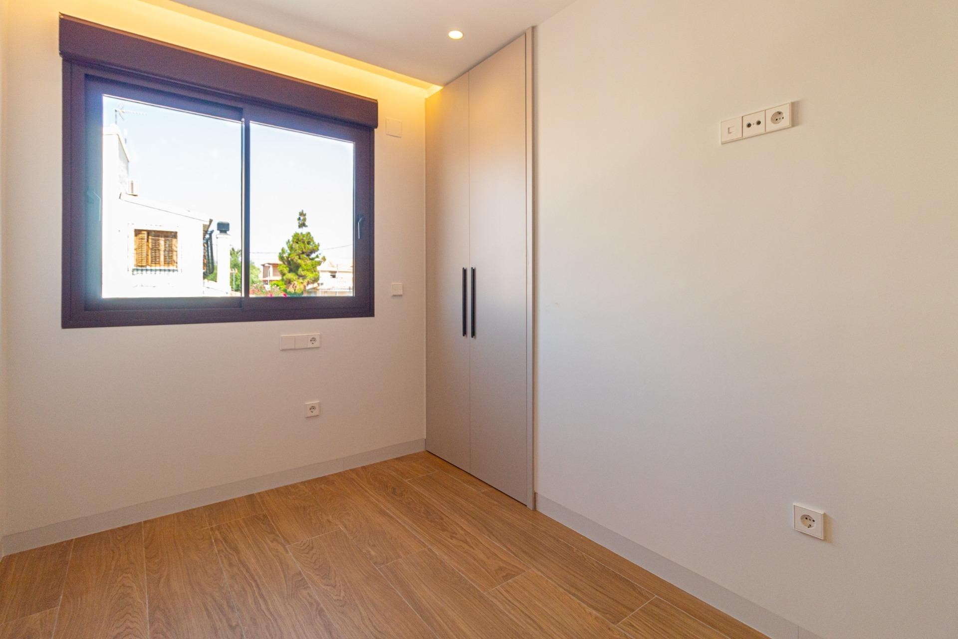 Venta - Chalet Independiente -
Santiago de la ribera - Playa de santiago de la ribera