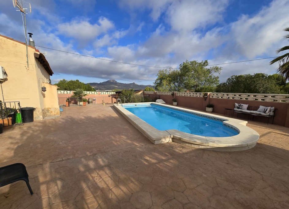 Venta - Chalet Independiente -
SAX