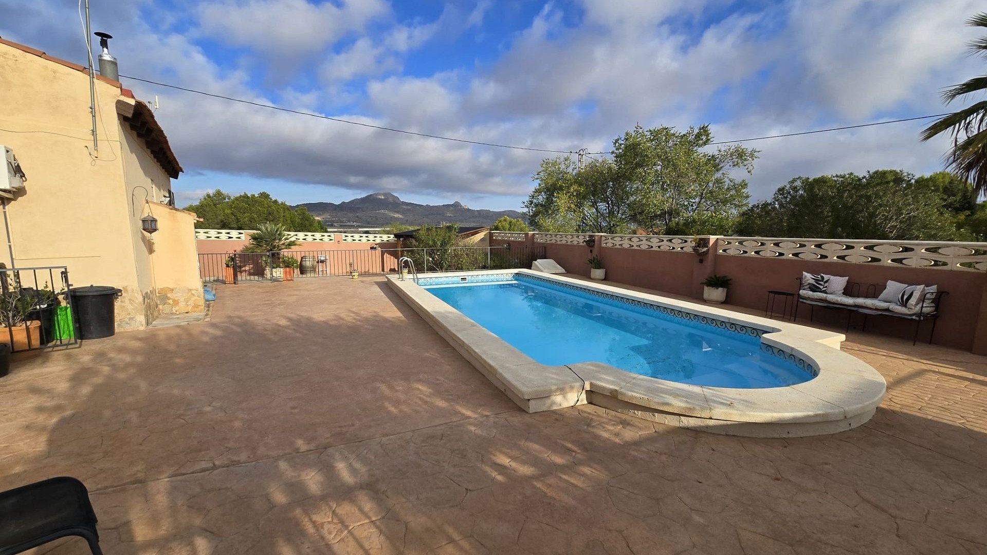 Venta - Chalet Independiente -
SAX