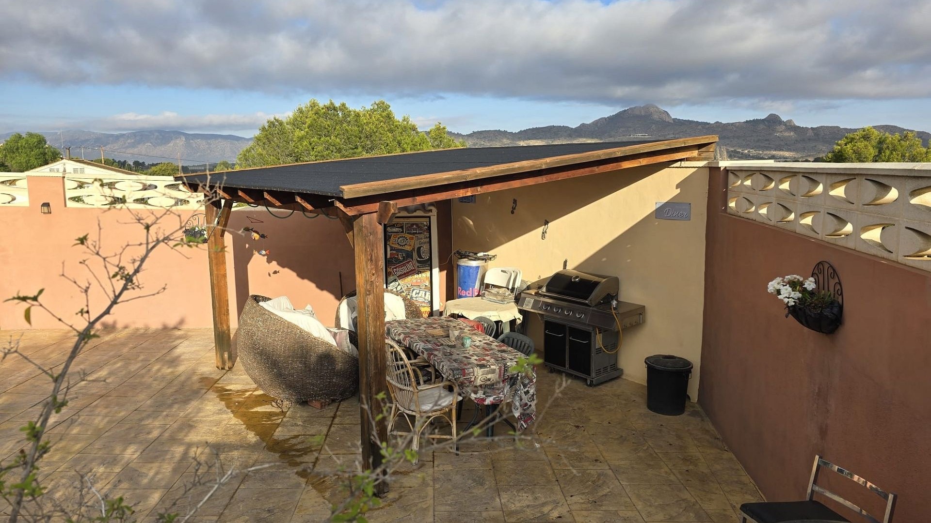 Venta - Chalet Independiente -
SAX