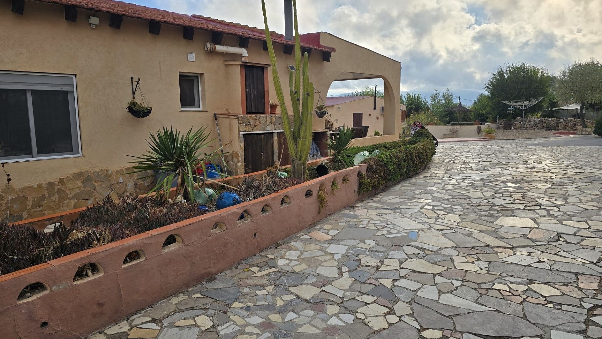 Venta - Chalet Independiente -
SAX