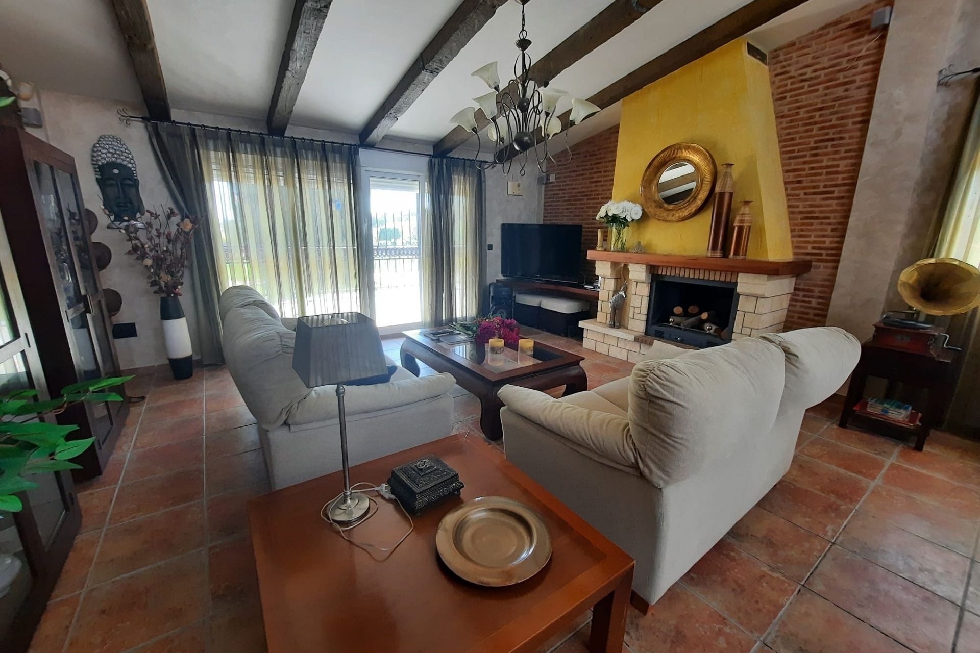 Venta - Chalet Independiente -
SAX