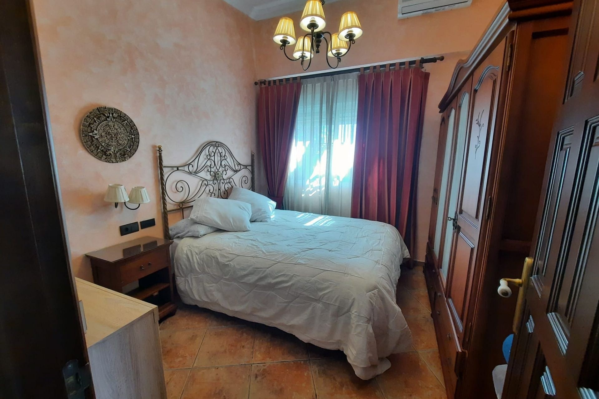 Venta - Chalet Independiente -
SAX