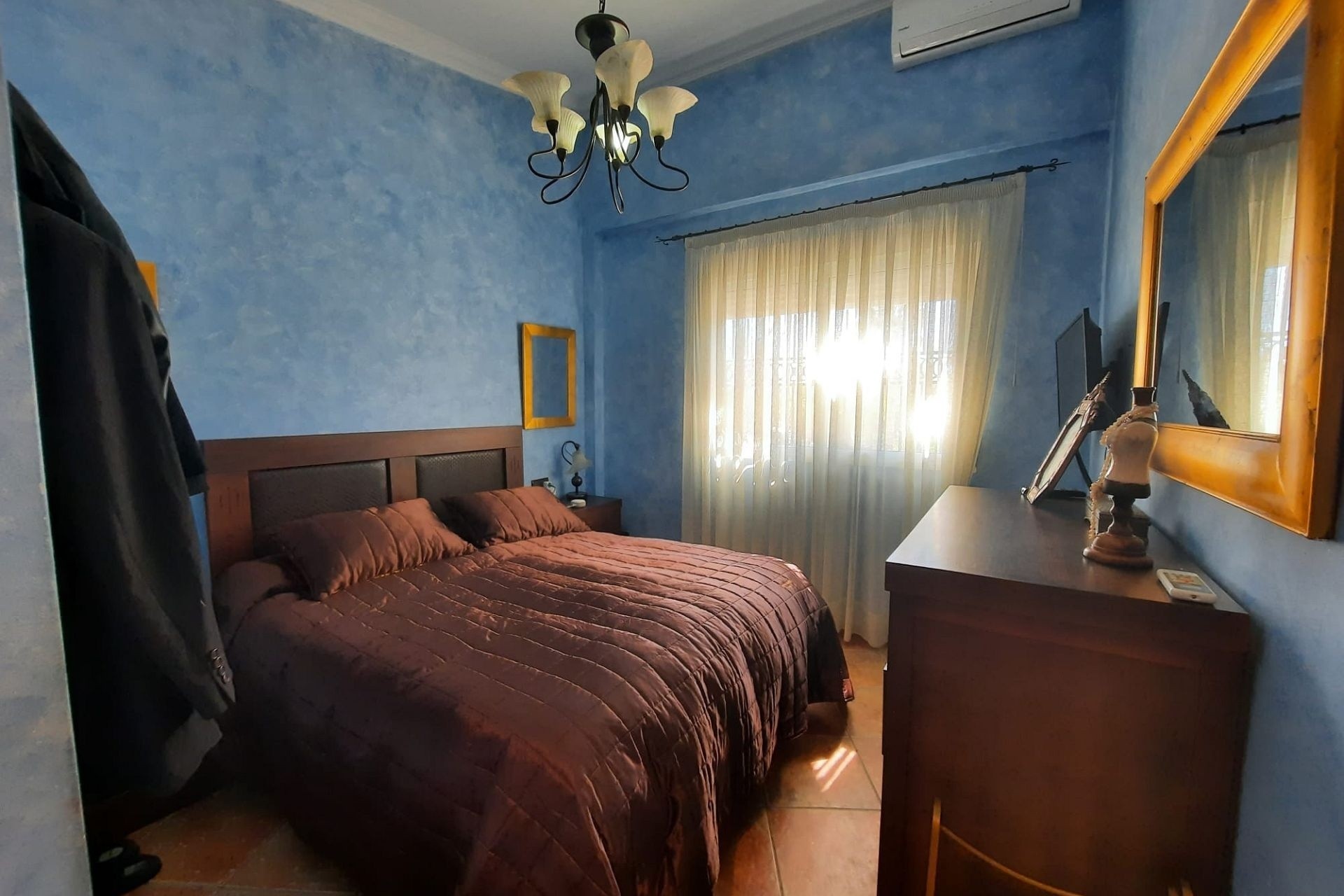 Venta - Chalet Independiente -
SAX