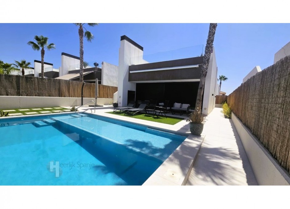 Venta - Chalet Independiente -
Sucina - Murcia