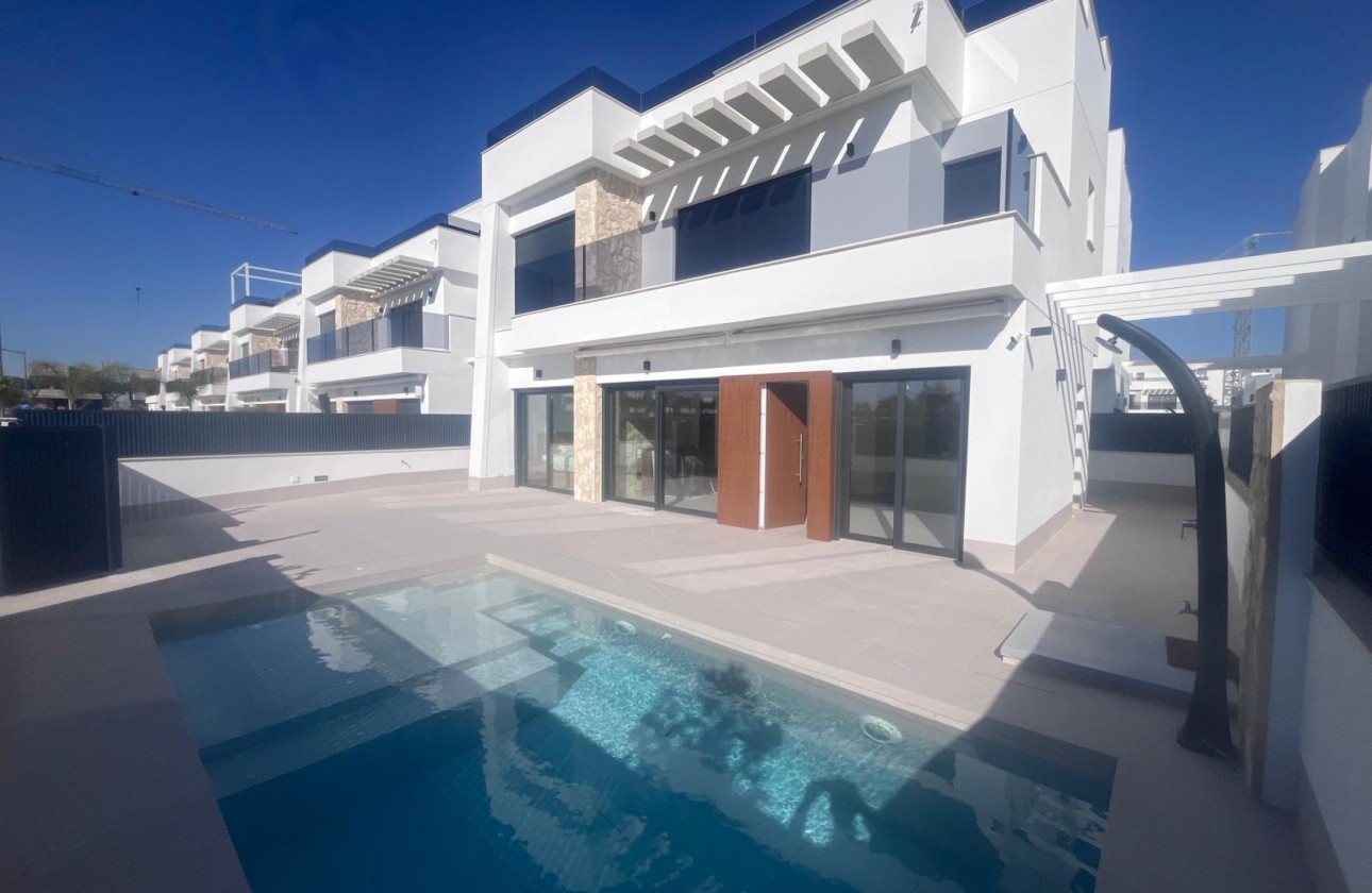 Venta - Chalet Independiente -
Torre Pacheco - Inland