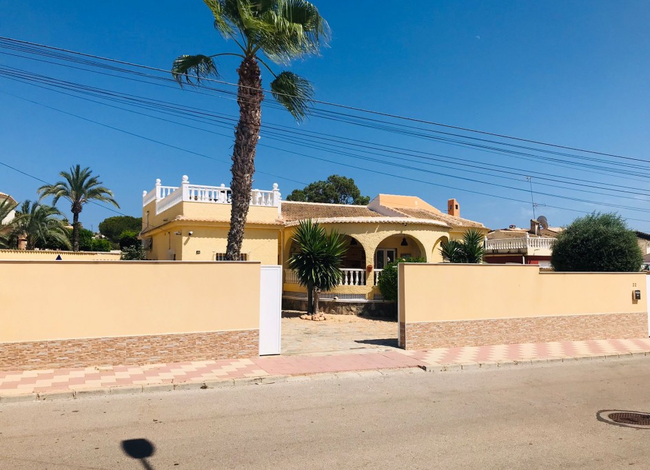 Venta - Chalet Independiente -
Torrevieja - 0
