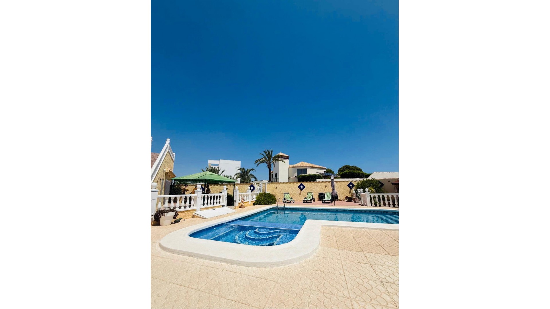 Venta - Chalet Independiente -
Torrevieja - 0