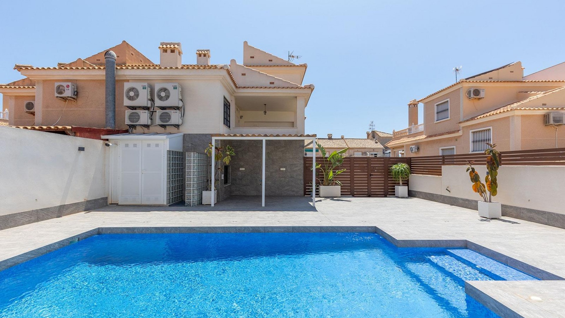 Venta - Chalet Independiente -
Torrevieja - Aguas Nuevas