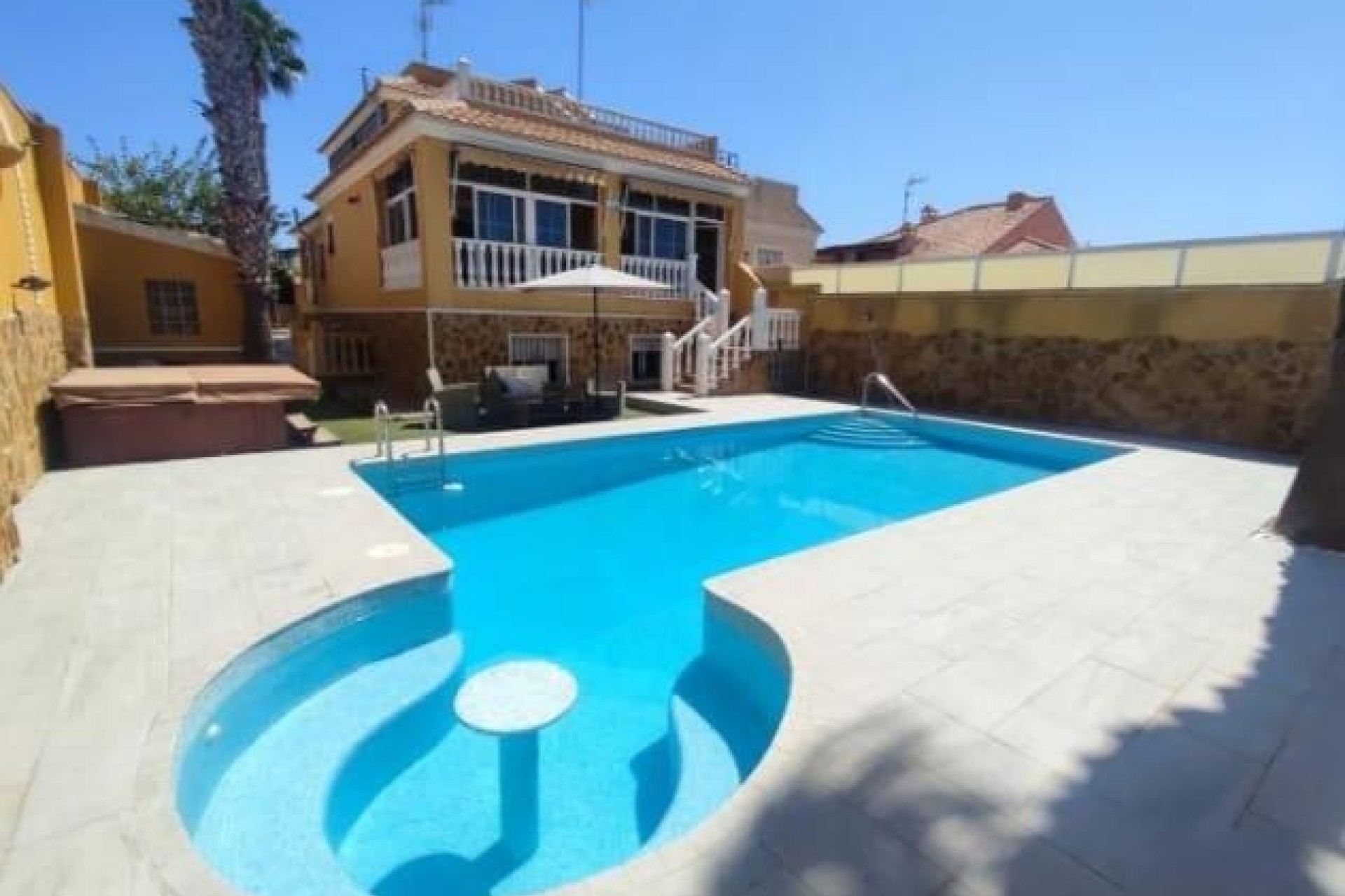 Venta - Chalet Independiente -
Torrevieja - Aguas Nuevas