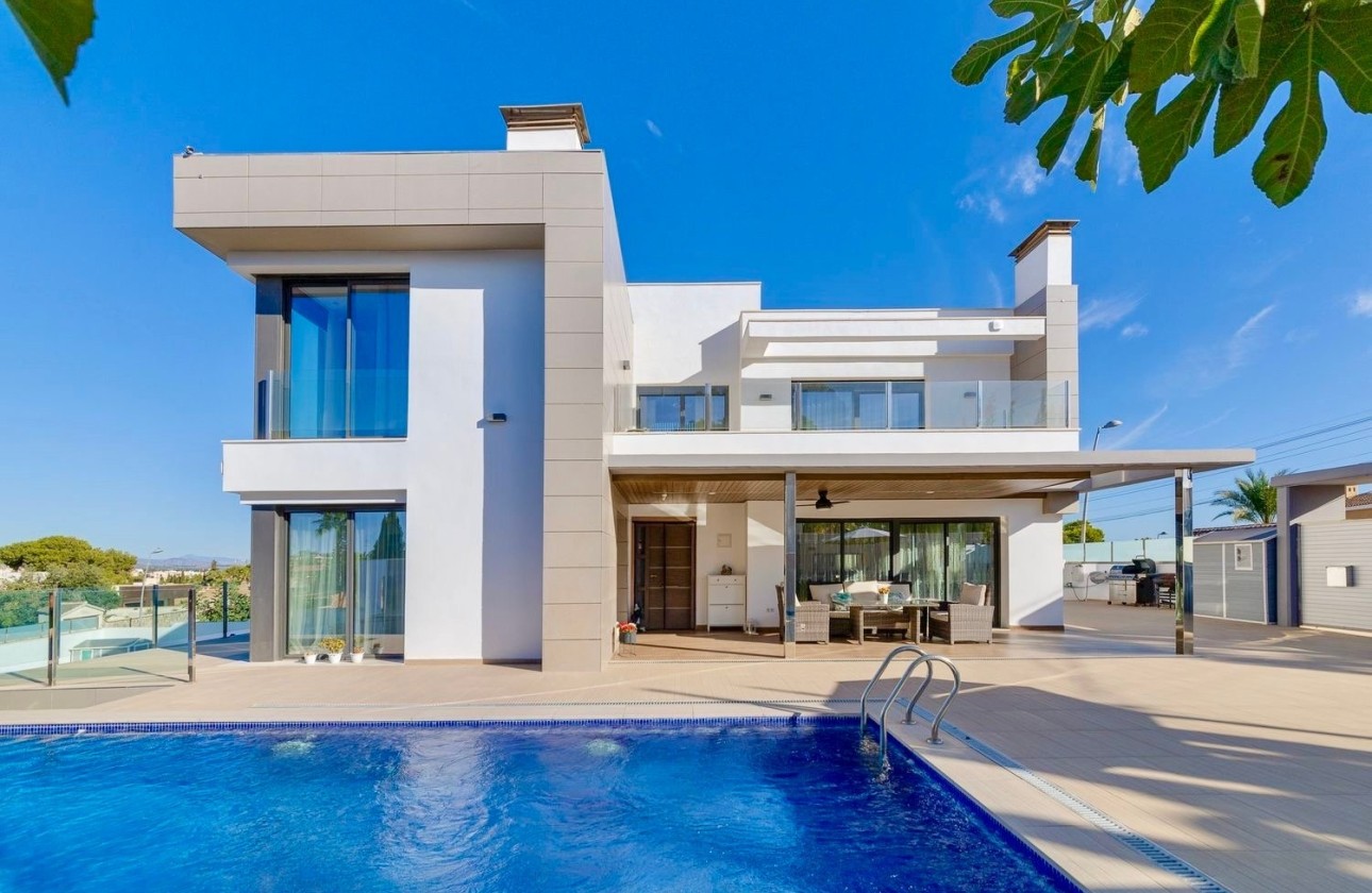 Venta - Chalet Independiente -
Torrevieja - Costa Blanca