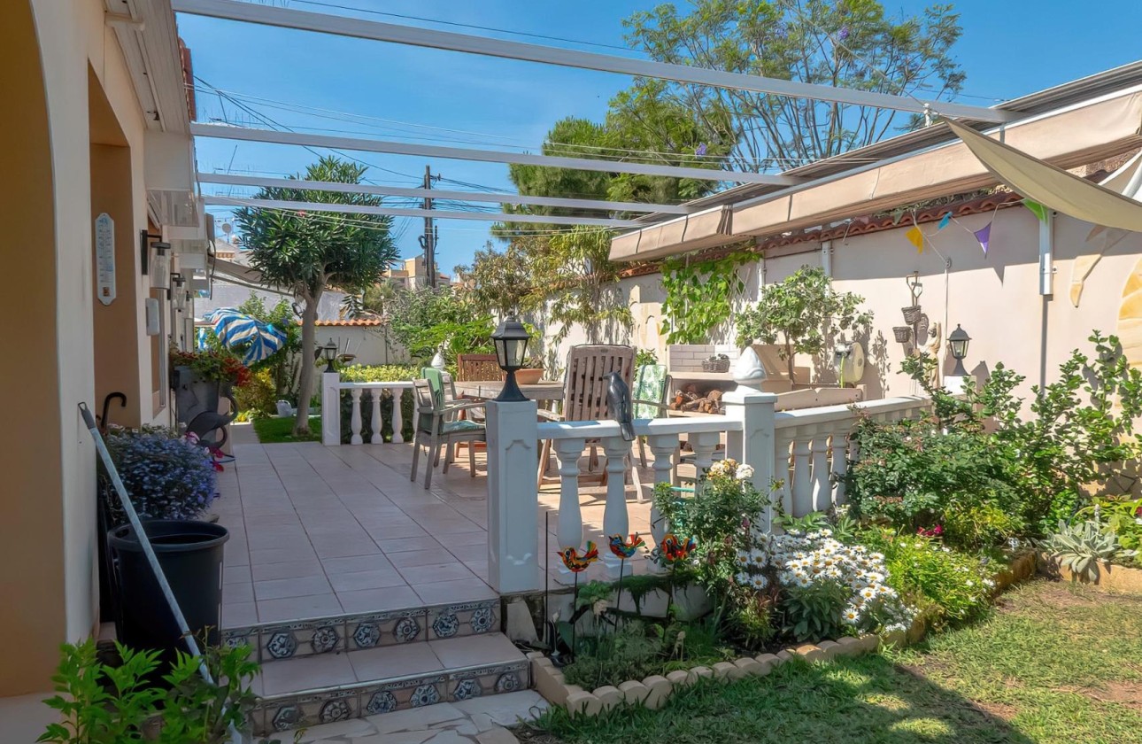 Venta - Chalet Independiente -
Torrevieja - Costa Blanca