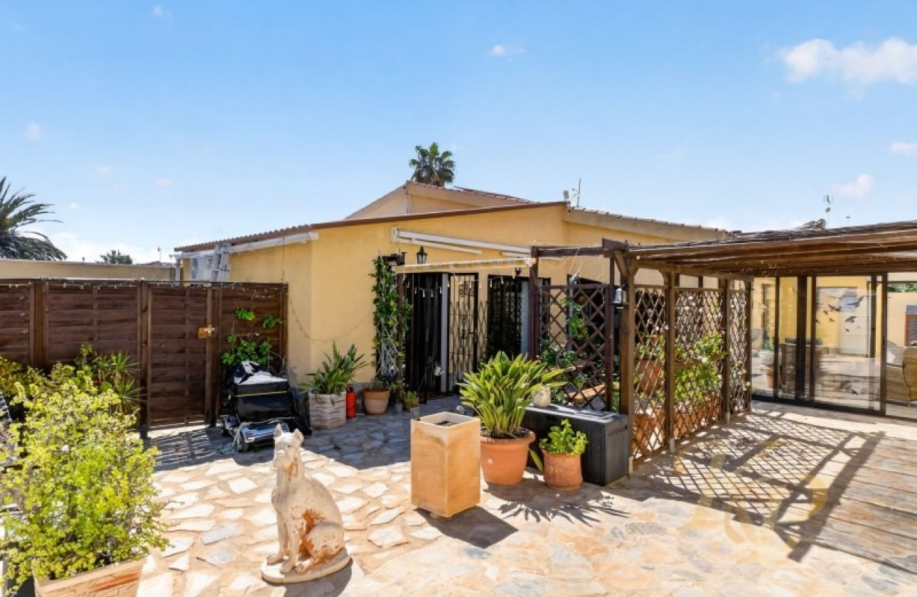 Venta - Chalet Independiente -
Torrevieja - Costa Blanca