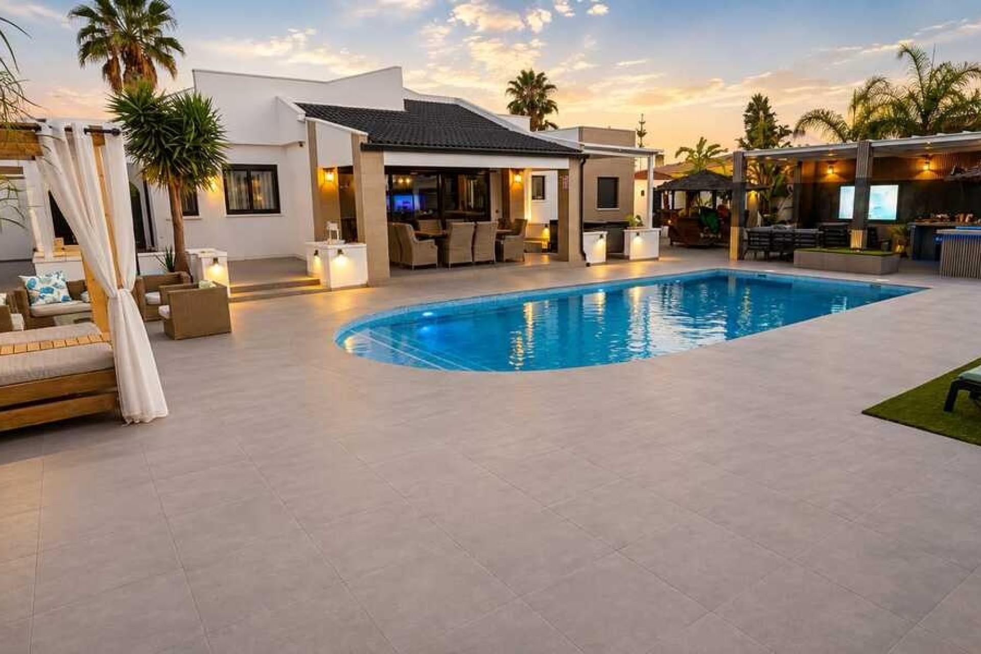 Venta - Chalet Independiente -
Torrevieja - Costa Blanca