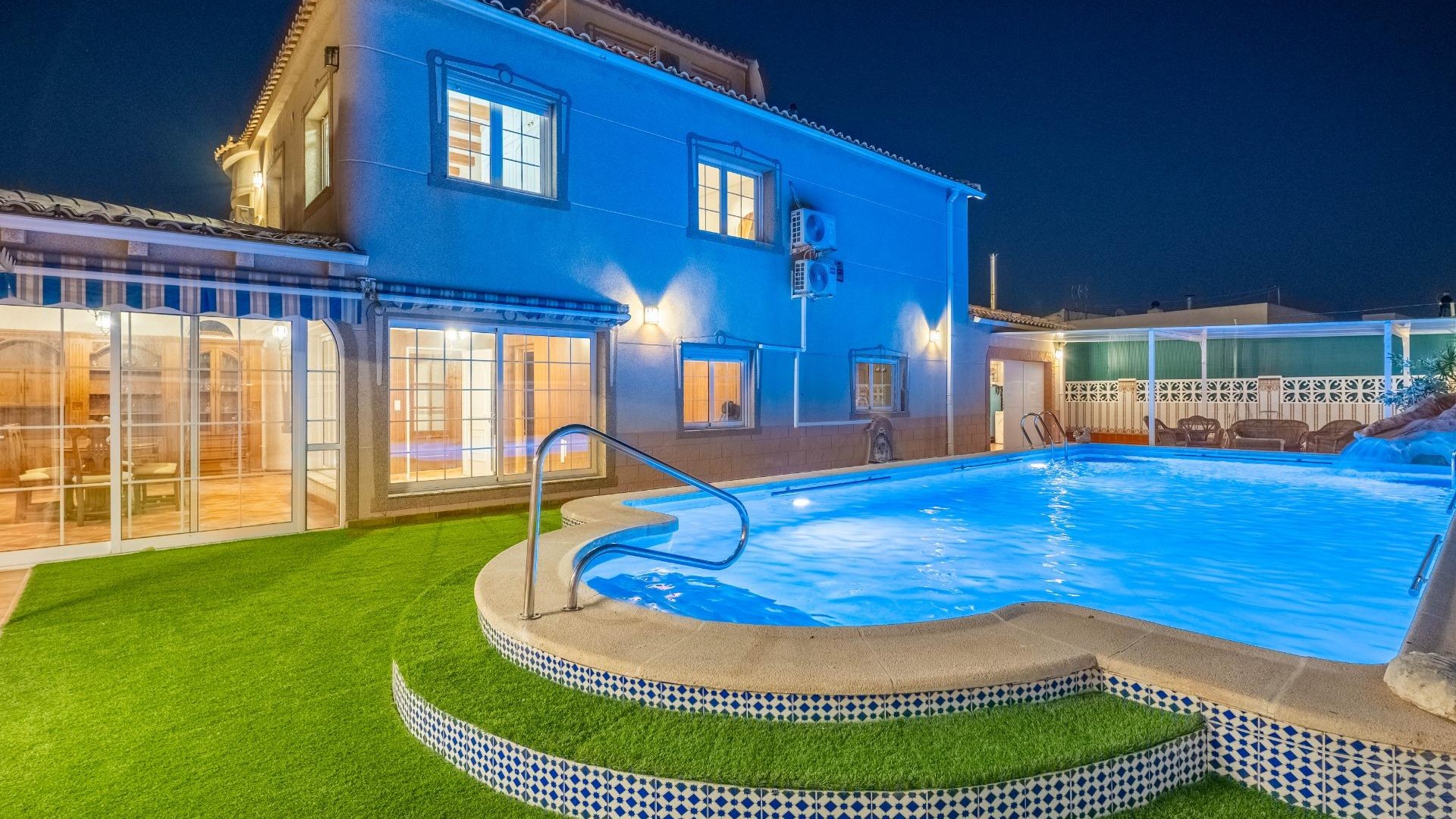 Venta - Chalet Independiente -
Torrevieja - El chaparral