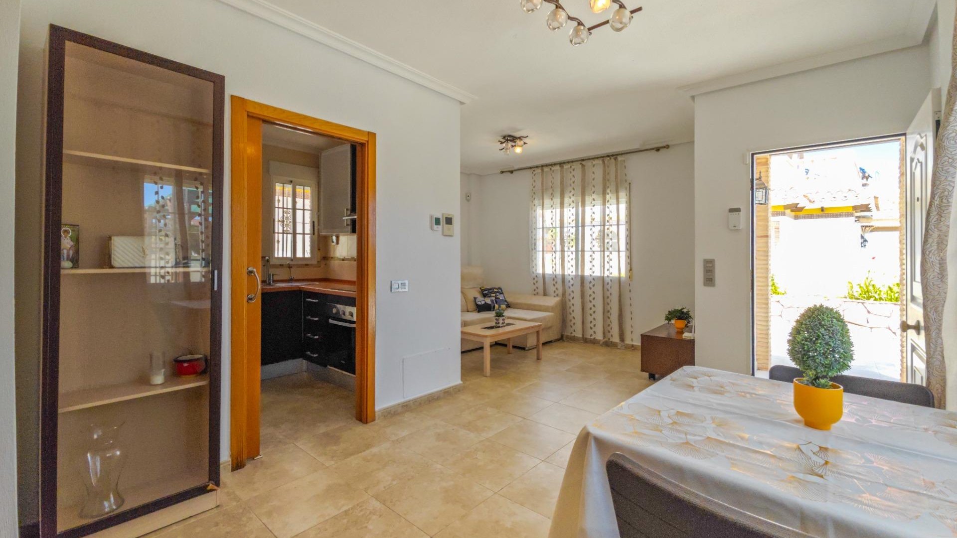 Venta - Chalet Independiente -
Torrevieja - La Mata