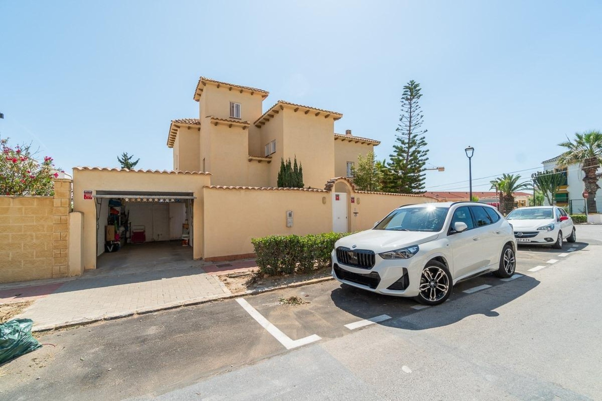 Venta - Chalet Independiente -
Torrevieja - La Mata