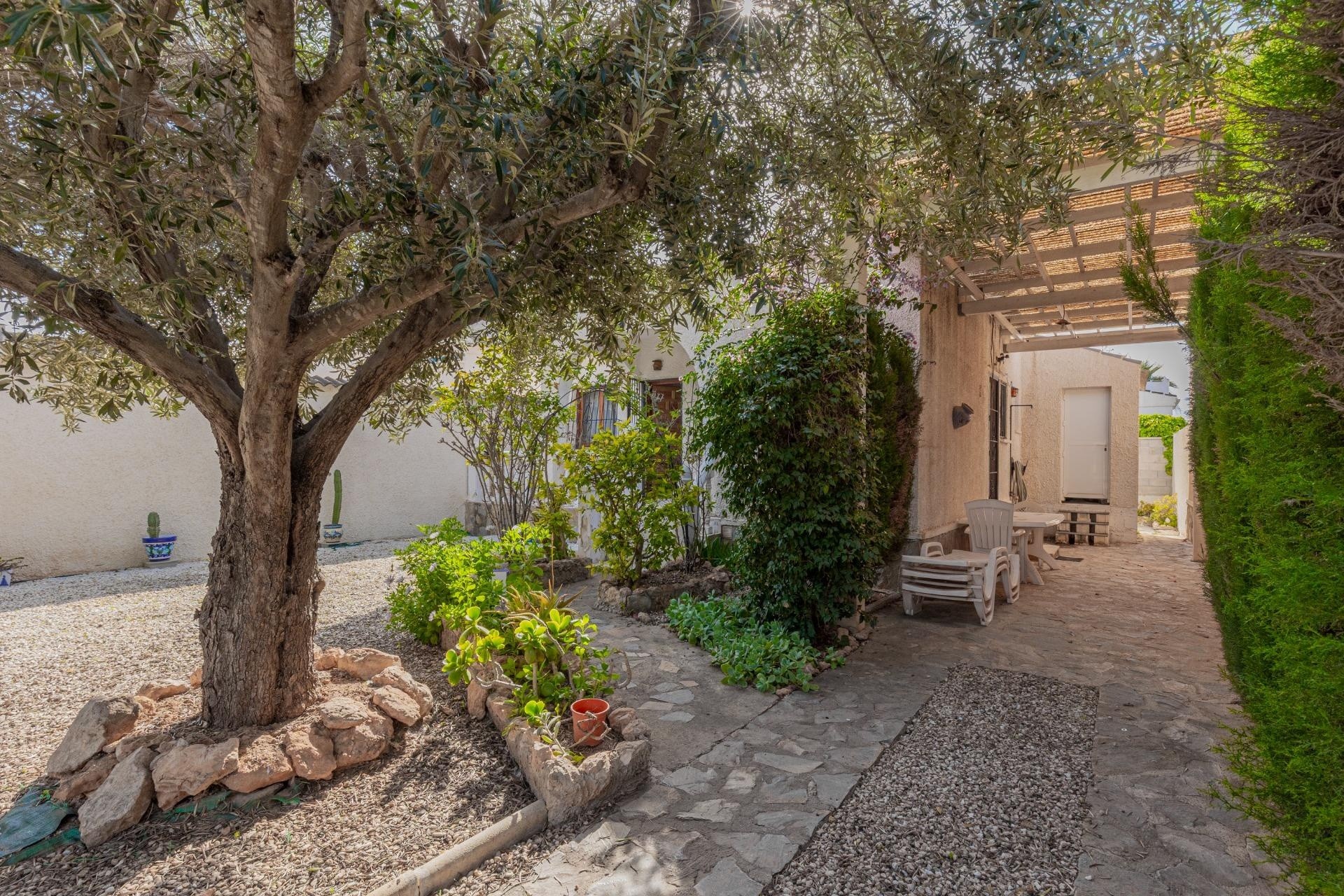 Venta - Chalet Independiente -
Torrevieja - La siesta