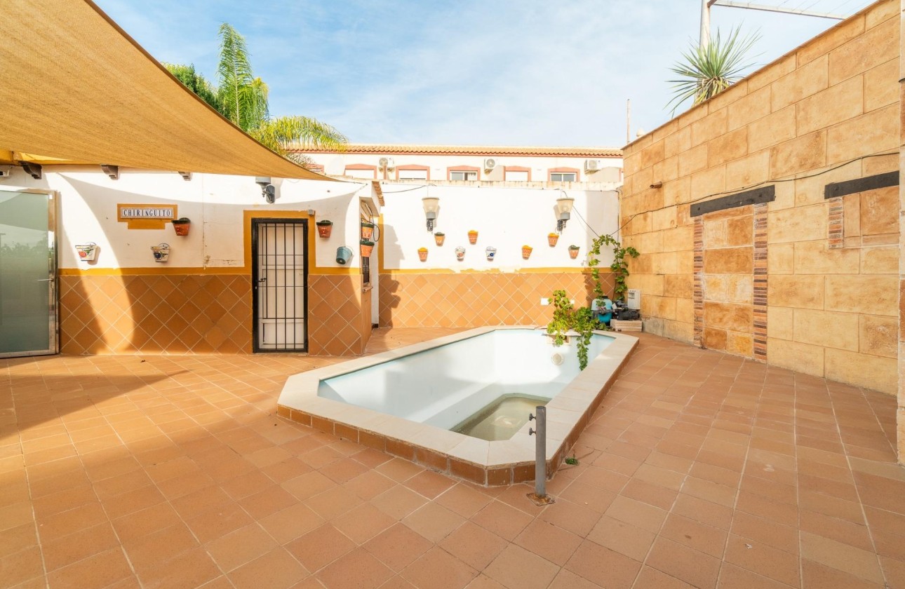 Venta - Chalet Independiente -
Torrevieja - Los altos