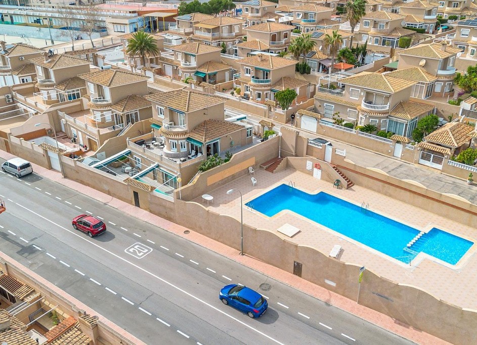 Venta - Chalet Independiente -
Torrevieja - Los Balcones - Los Altos del Edén