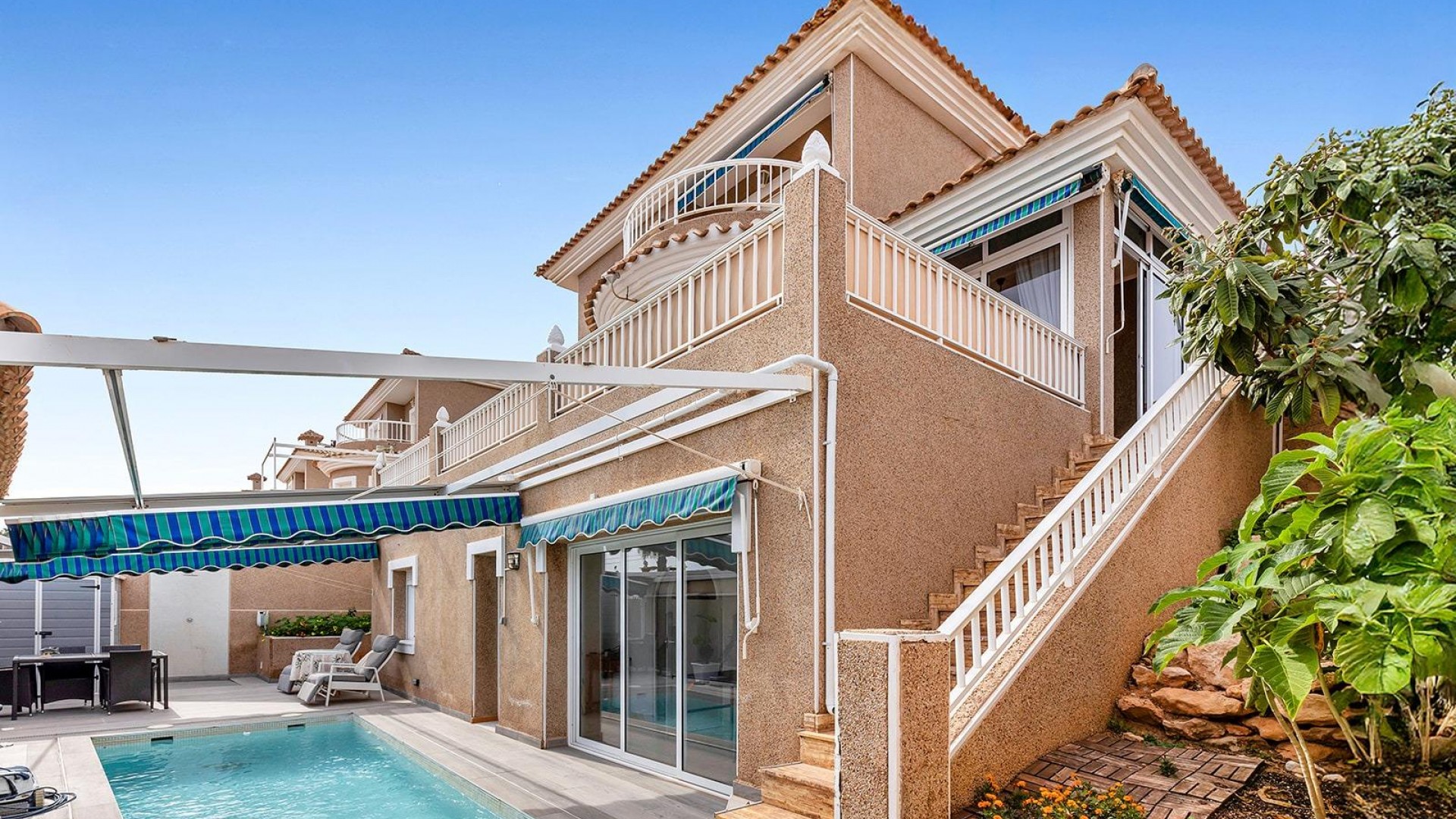 Venta - Chalet Independiente -
Torrevieja - Los Balcones - Los Altos del Edén