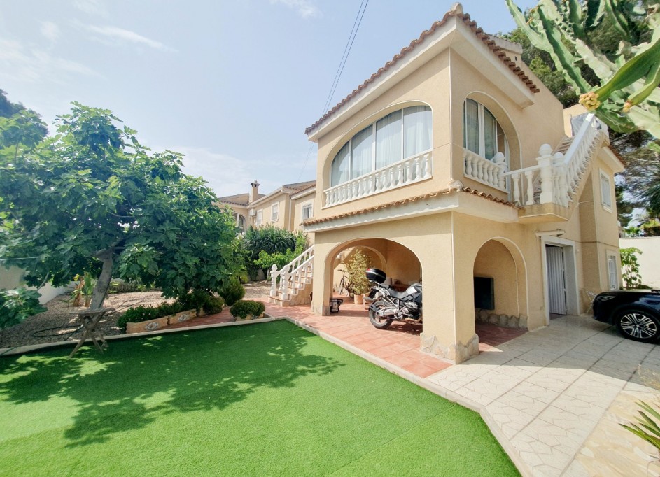 Venta - Chalet Independiente -
Torrevieja - Los Balcones