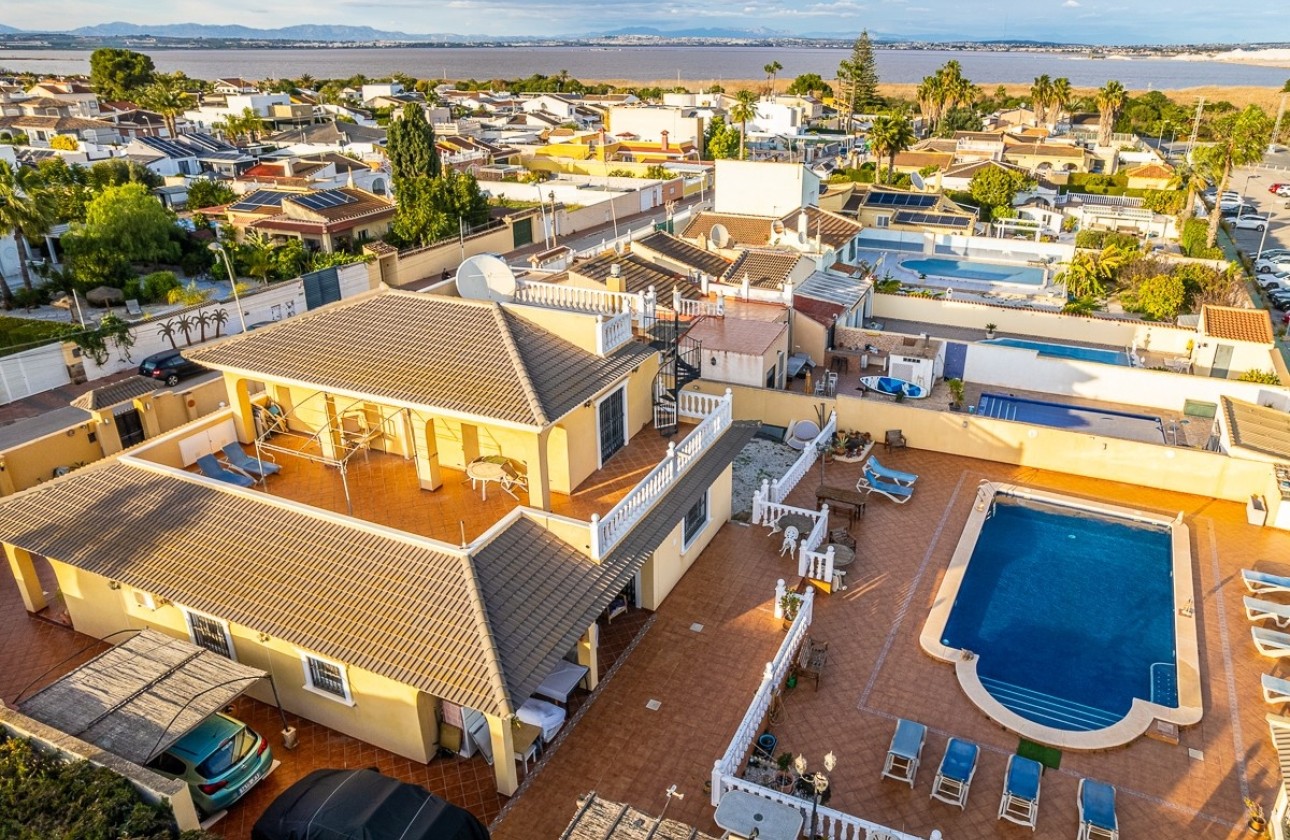 Venta - Chalet Independiente -
Torrevieja - Los Balcones