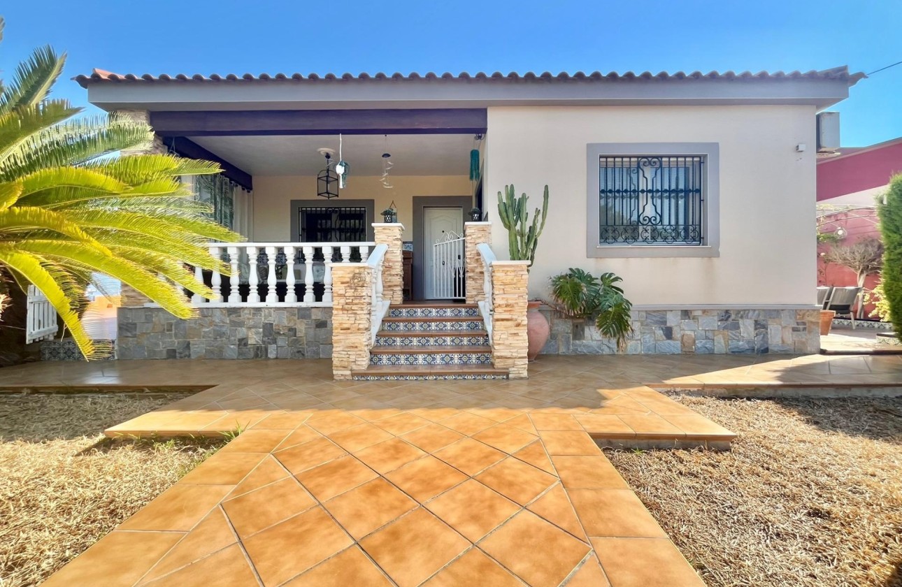 Venta - Chalet Independiente -
Torrevieja - Los Balcones