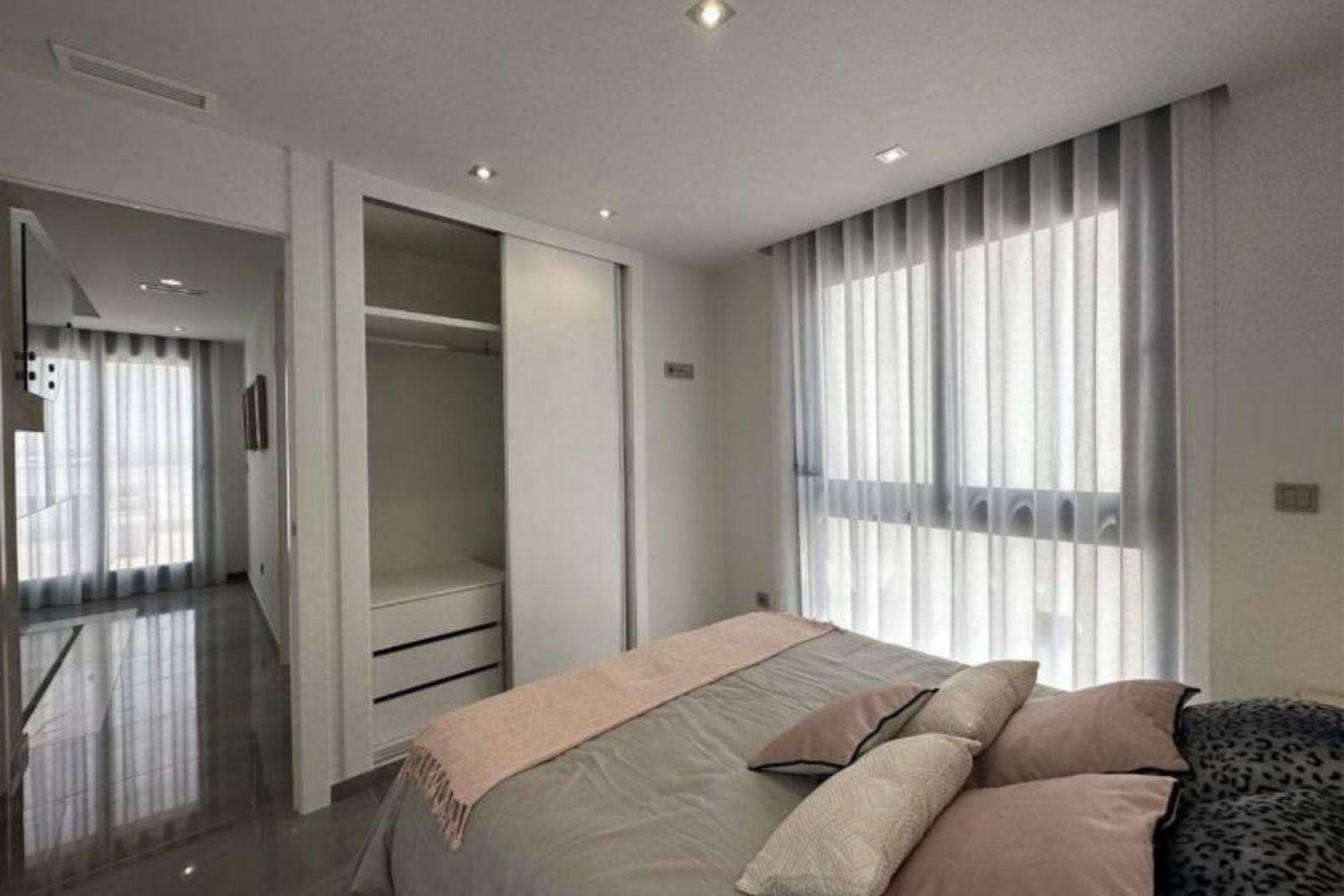 Venta - Chalet Independiente -
Torrevieja - Los Balcones