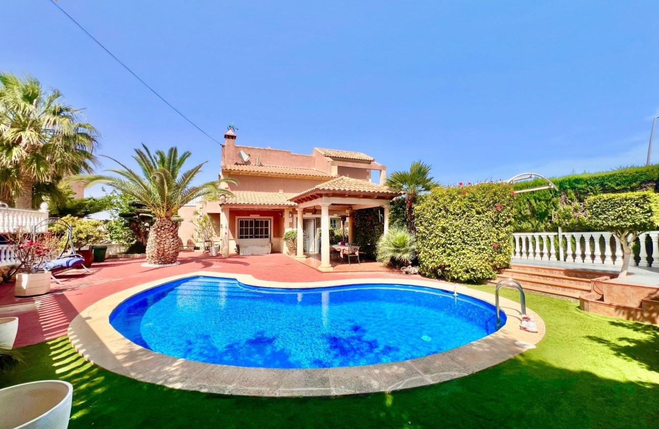 Venta - Chalet Independiente -
Torrevieja - Los Balcones